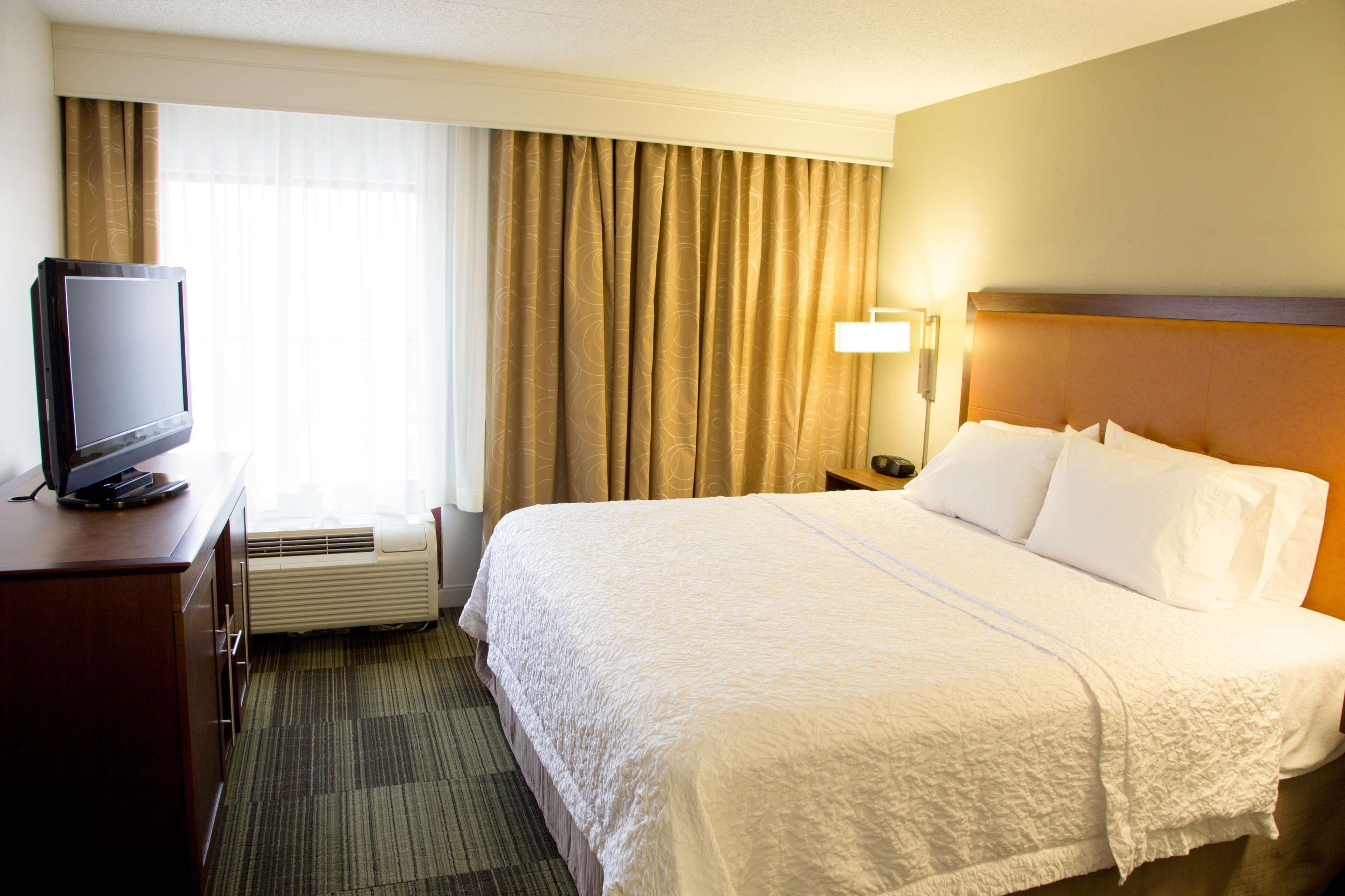 Hampton Inn & Suites Albany-Downtown Экстерьер фото