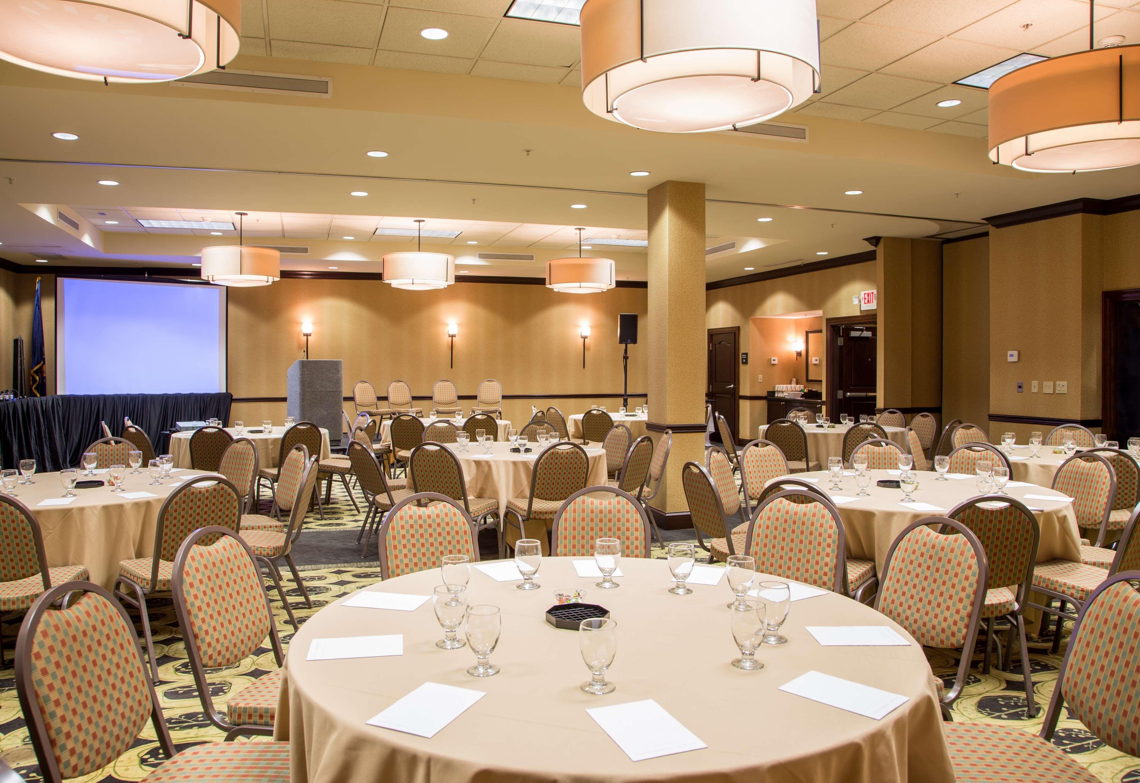 Hampton Inn & Suites Albany-Downtown Экстерьер фото