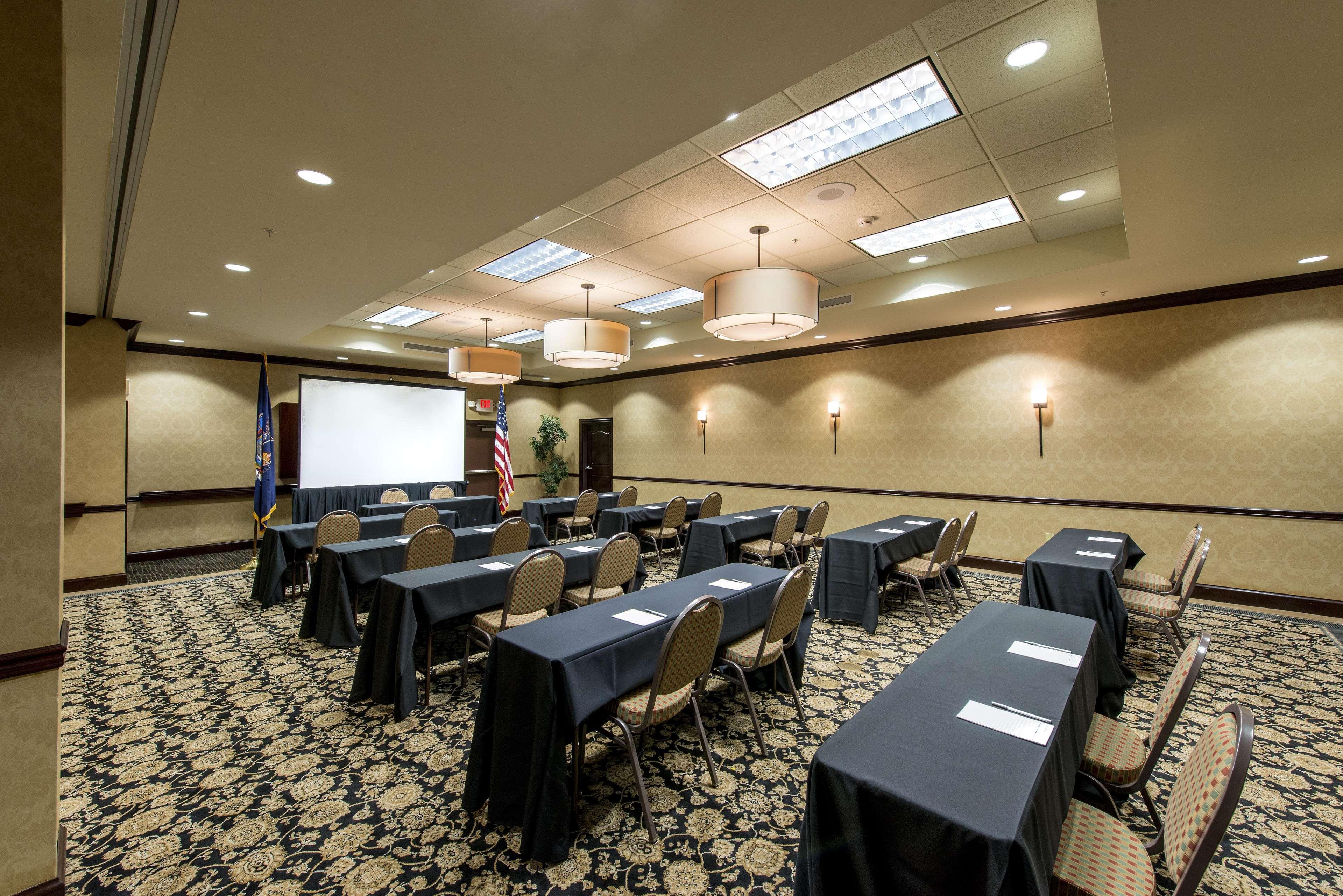Hampton Inn & Suites Albany-Downtown Экстерьер фото