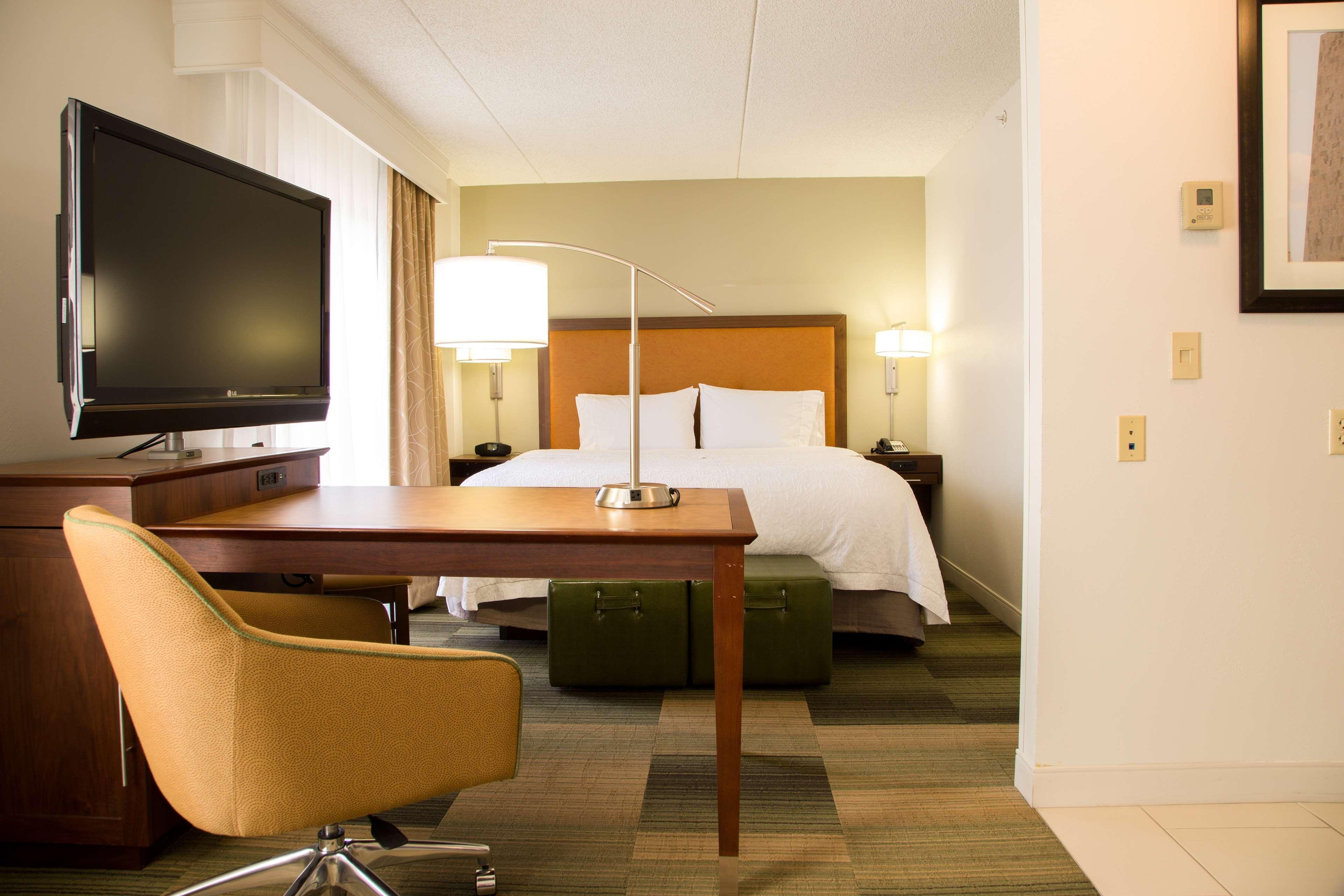 Hampton Inn & Suites Albany-Downtown Экстерьер фото