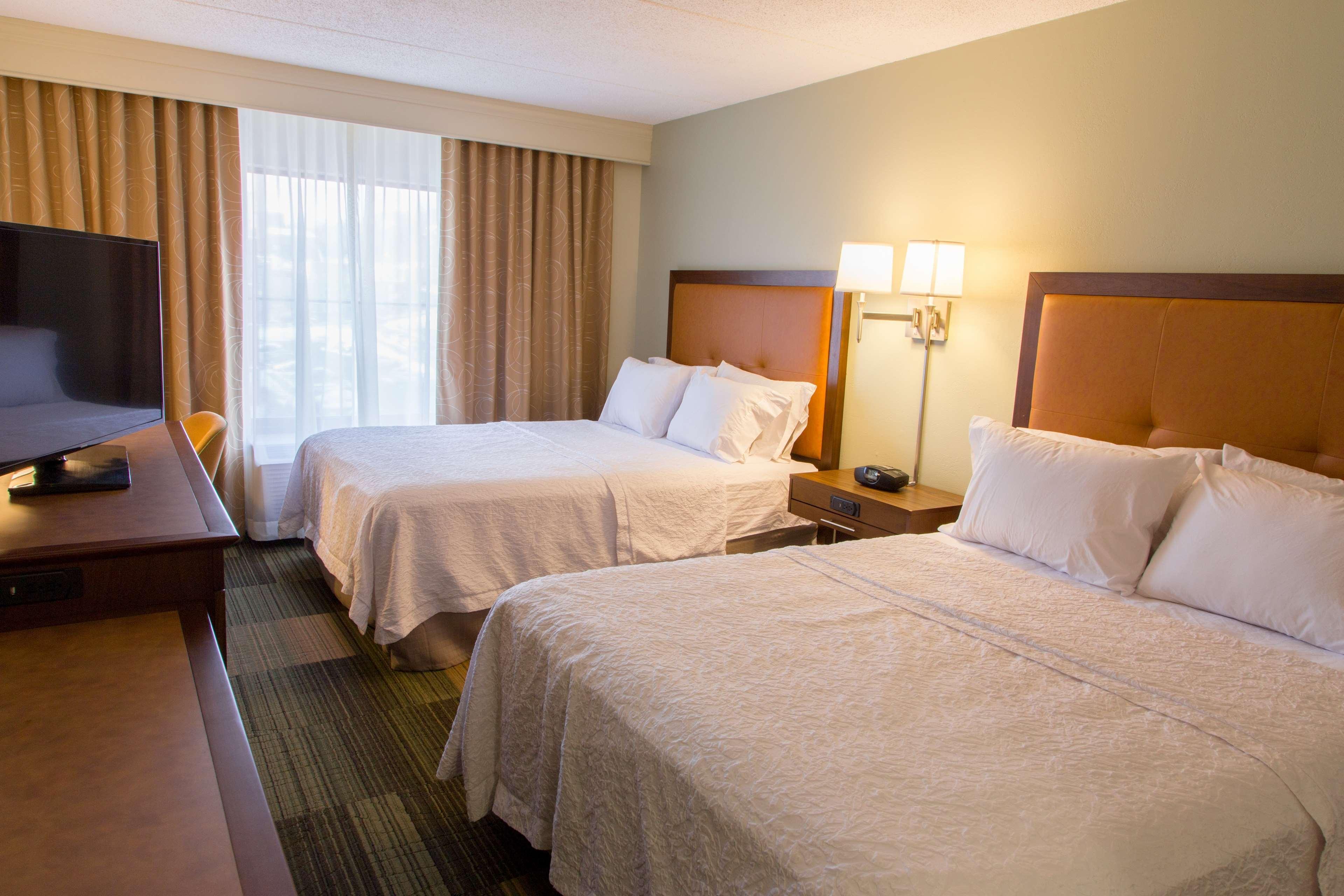 Hampton Inn & Suites Albany-Downtown Экстерьер фото