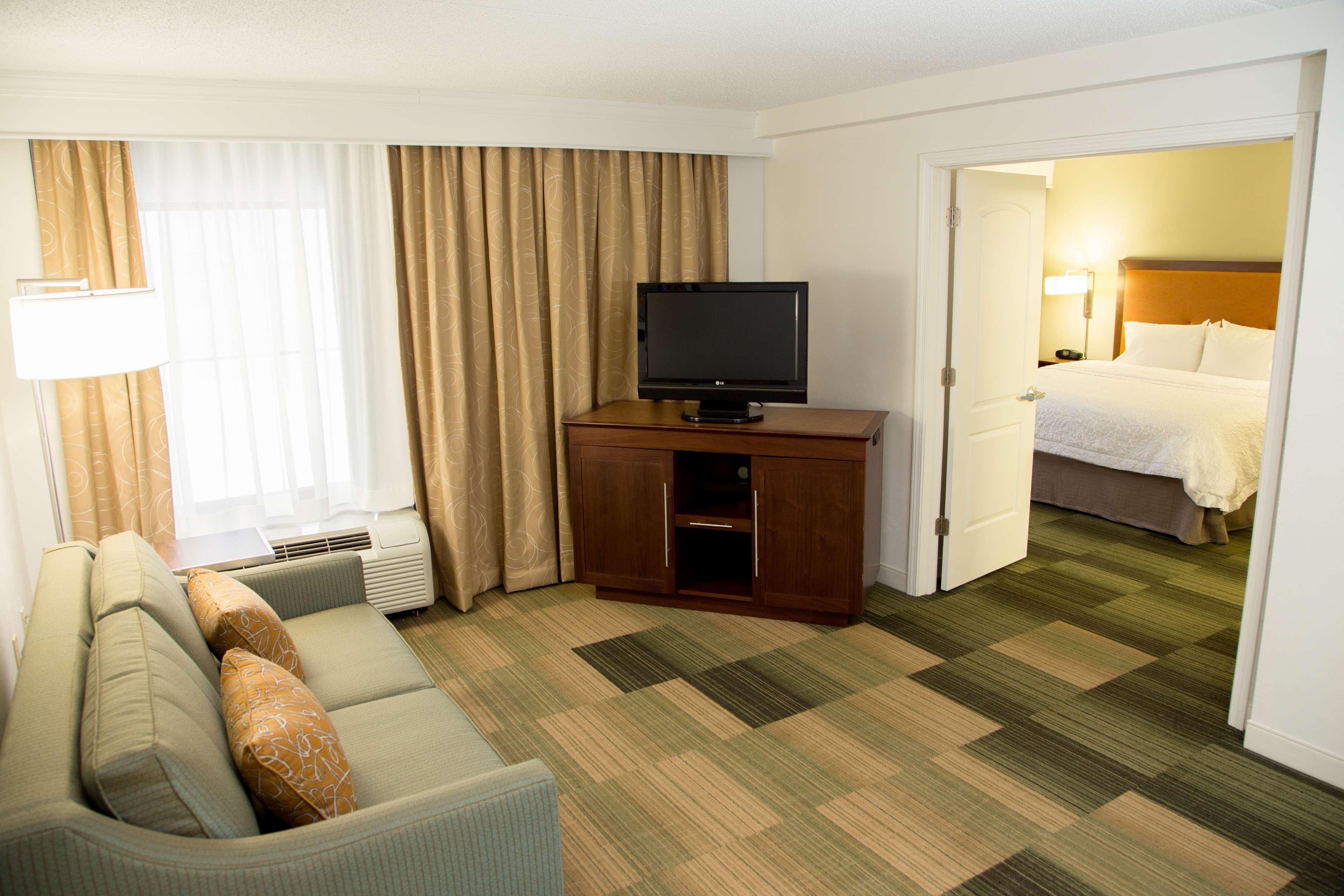 Hampton Inn & Suites Albany-Downtown Экстерьер фото