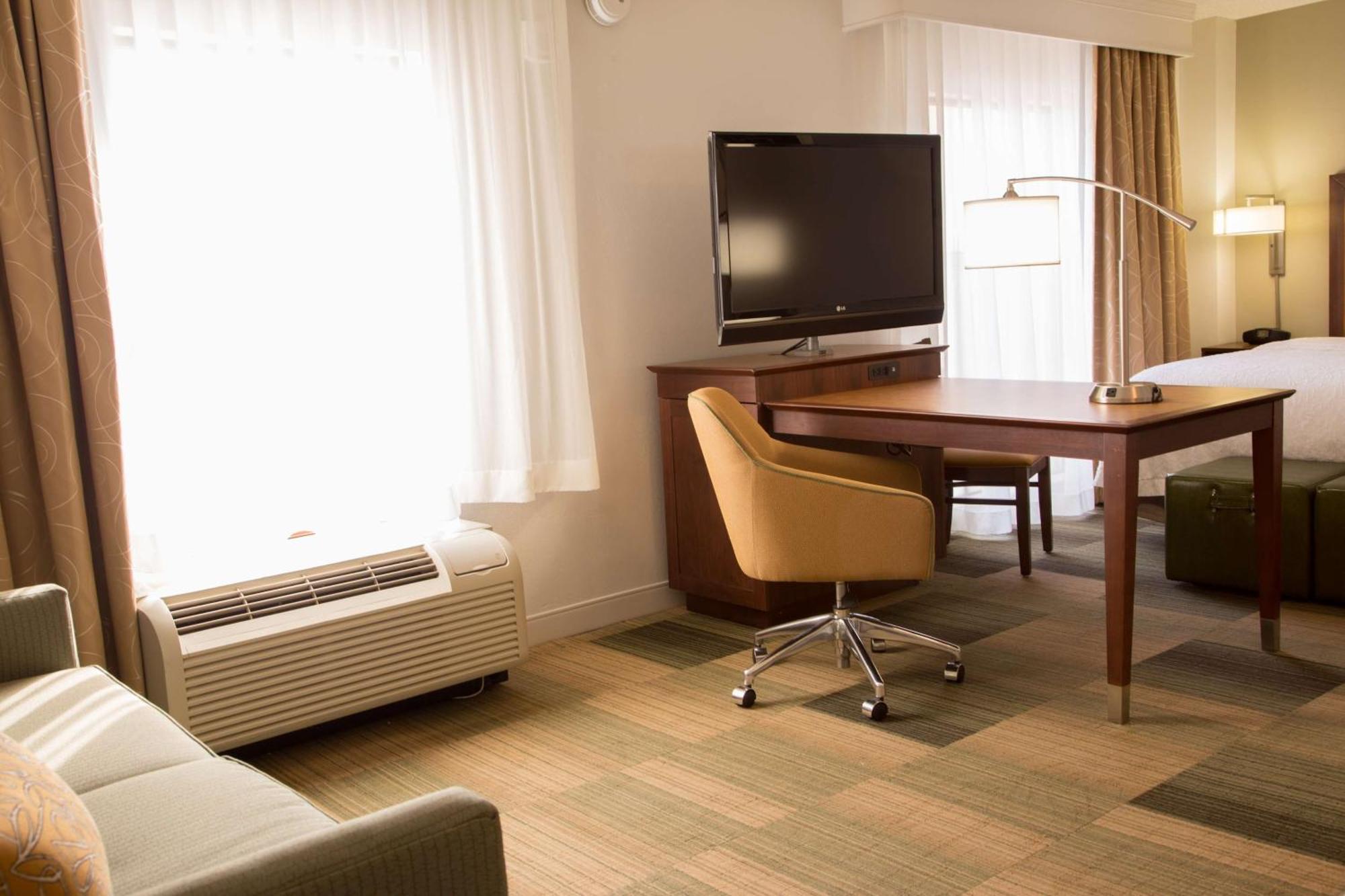 Hampton Inn & Suites Albany-Downtown Экстерьер фото