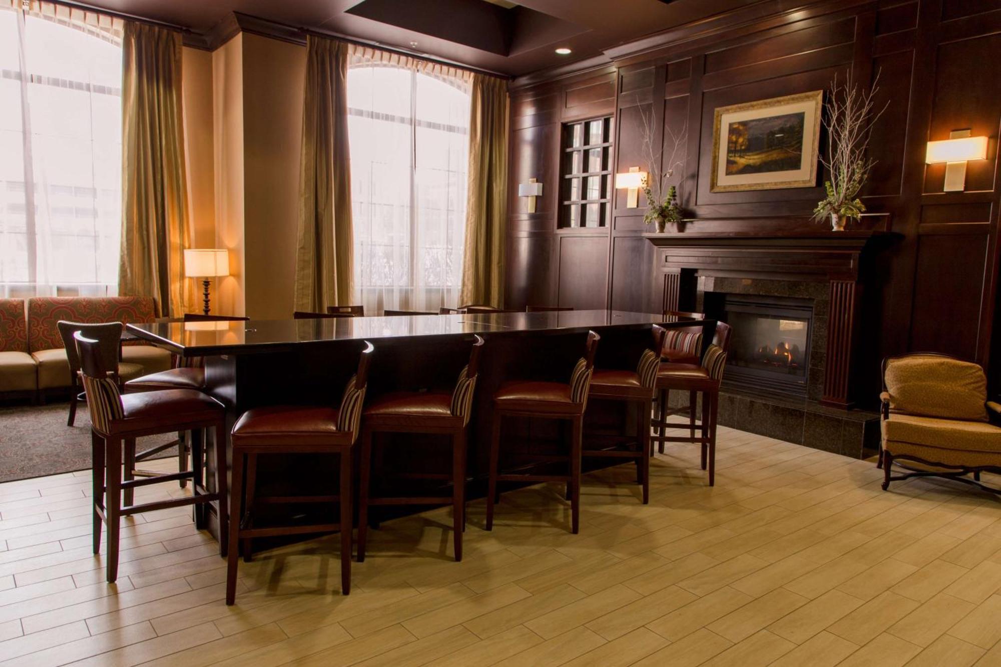 Hampton Inn & Suites Albany-Downtown Экстерьер фото