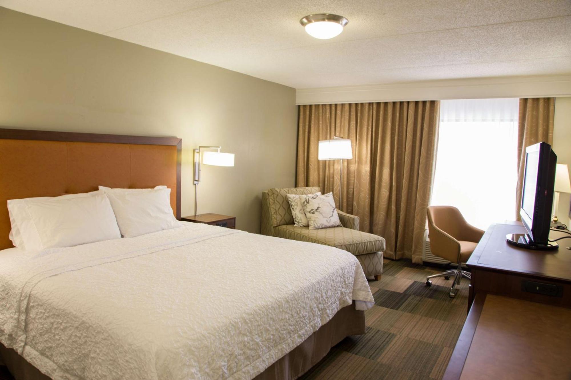 Hampton Inn & Suites Albany-Downtown Экстерьер фото