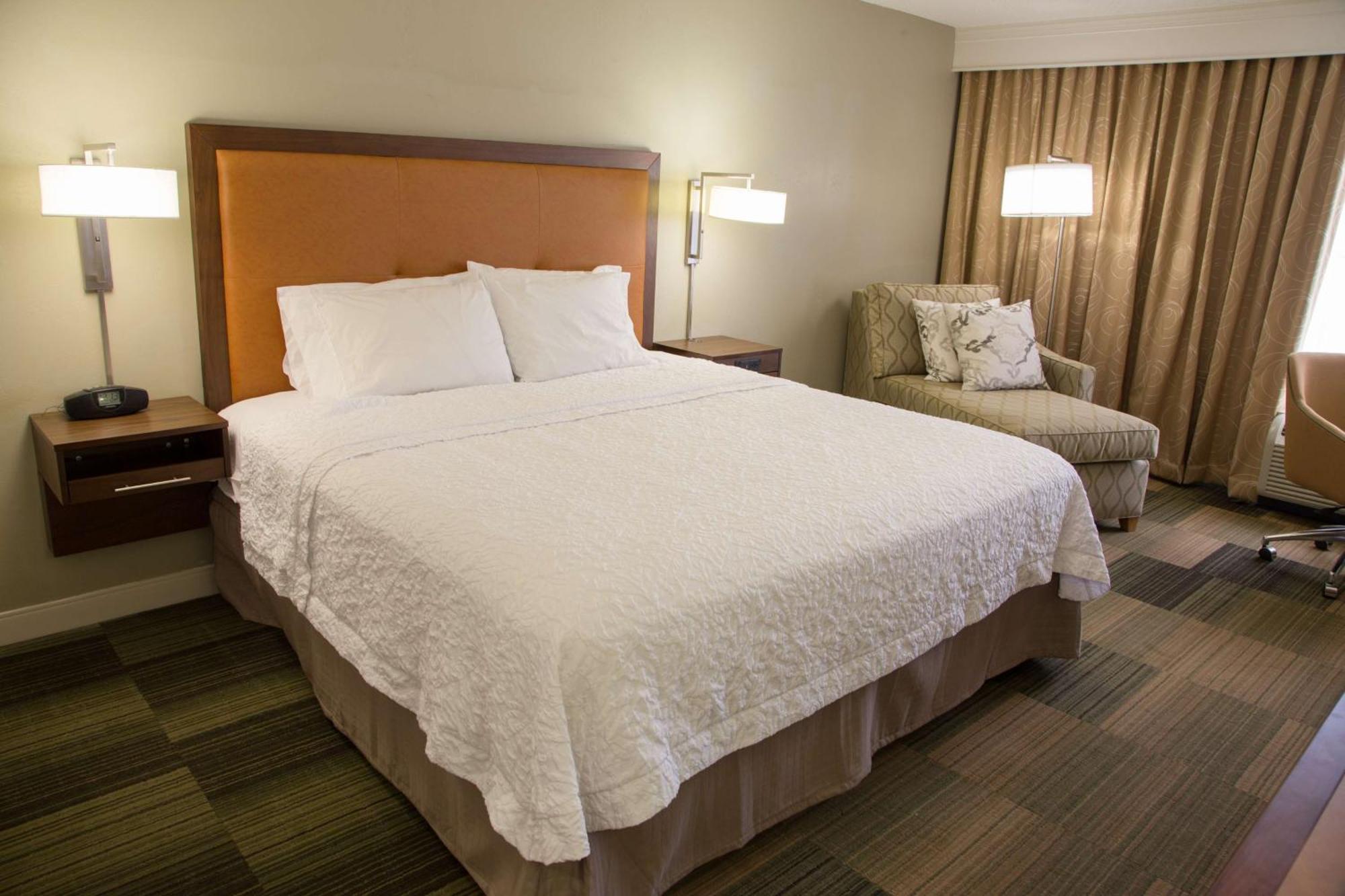 Hampton Inn & Suites Albany-Downtown Экстерьер фото