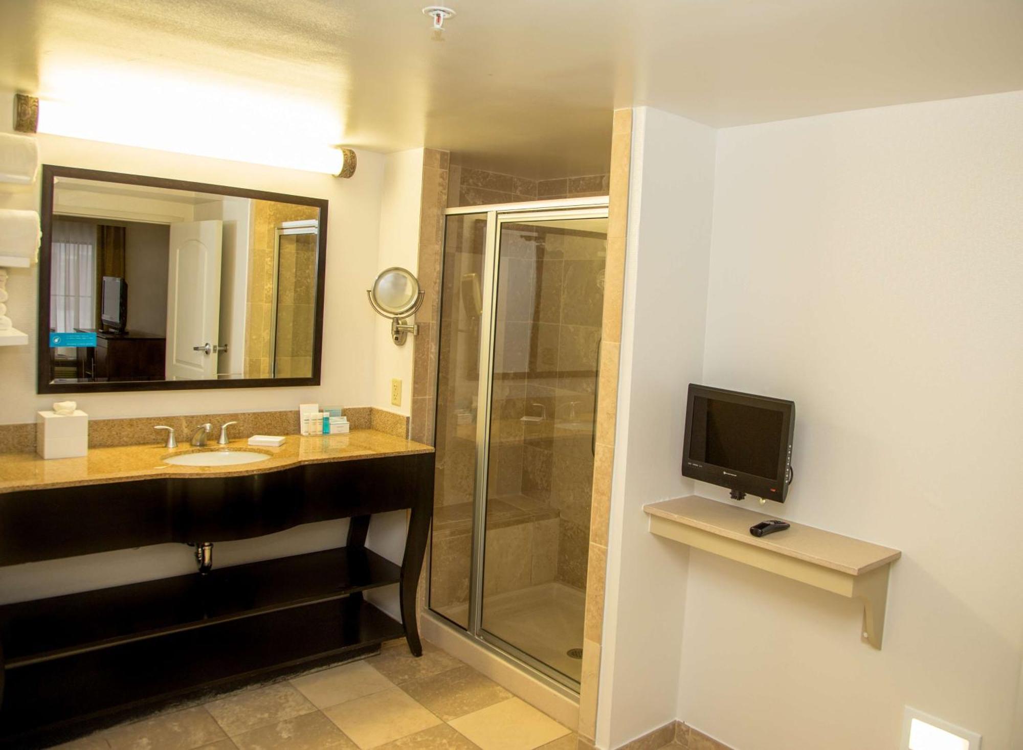 Hampton Inn & Suites Albany-Downtown Экстерьер фото