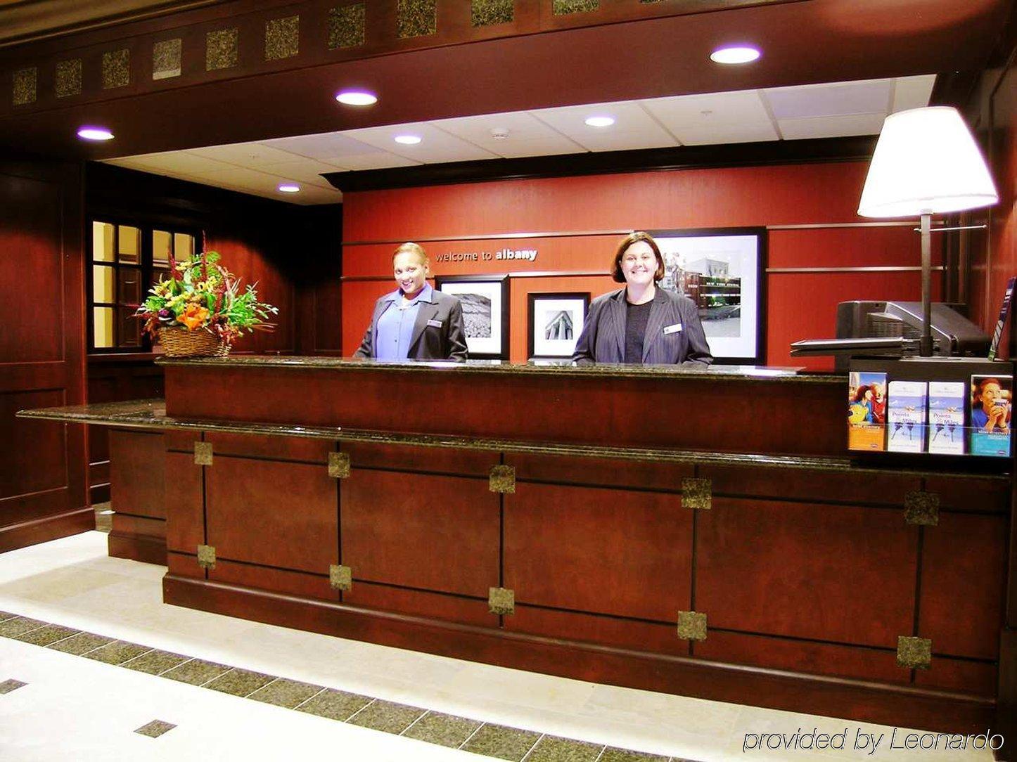 Hampton Inn & Suites Albany-Downtown Интерьер фото